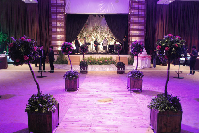 Denny Rachmat & Sylvia Gunawan's Wedding ; Decoration by Orchid Florist & Decoration ; Located in Grand Hyatt Hotel Ballroom ; Lighting by Lightworks